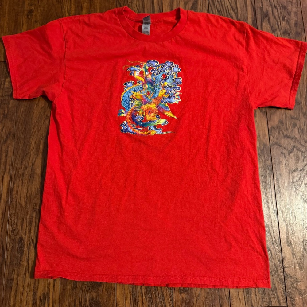 Gildan Red Short Sleeve Tee L Vibrant Colorful Mystical Dragon Graphic Cotton